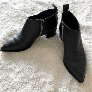 Everlane Pebbled Black Boss Ankle Boots Size 6